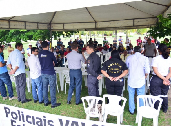 Militares realizam ato na governadoria reivindicando melhorias na segurança